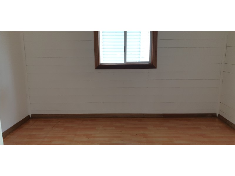 8 Dee Esp, Mount Morgan QLD 4714