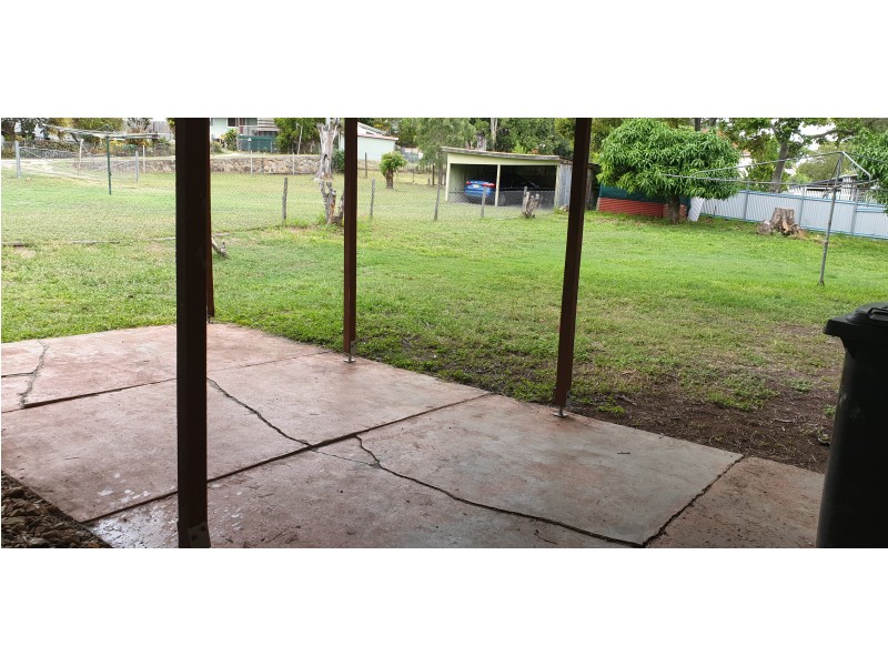 8 Dee Esp, Mount Morgan QLD 4714