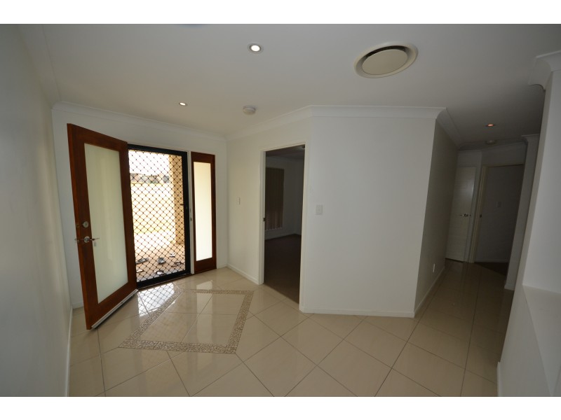 24 Cherryfield Rd, Gracemere QLD 4702