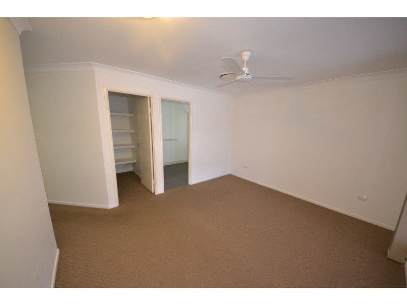 24 Cherryfield Rd, Gracemere QLD 4702