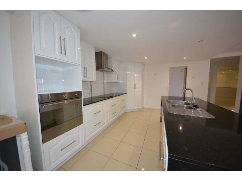 24 Cherryfield Rd, Gracemere QLD 4702