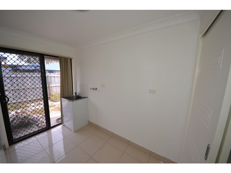 24 Cherryfield Rd, Gracemere QLD 4702