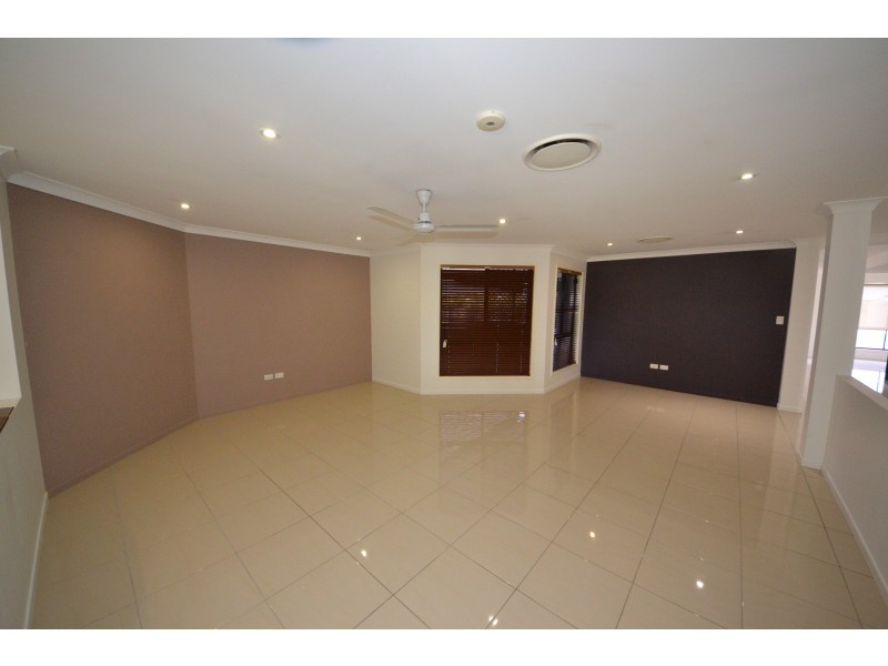24 Cherryfield Rd, Gracemere QLD 4702