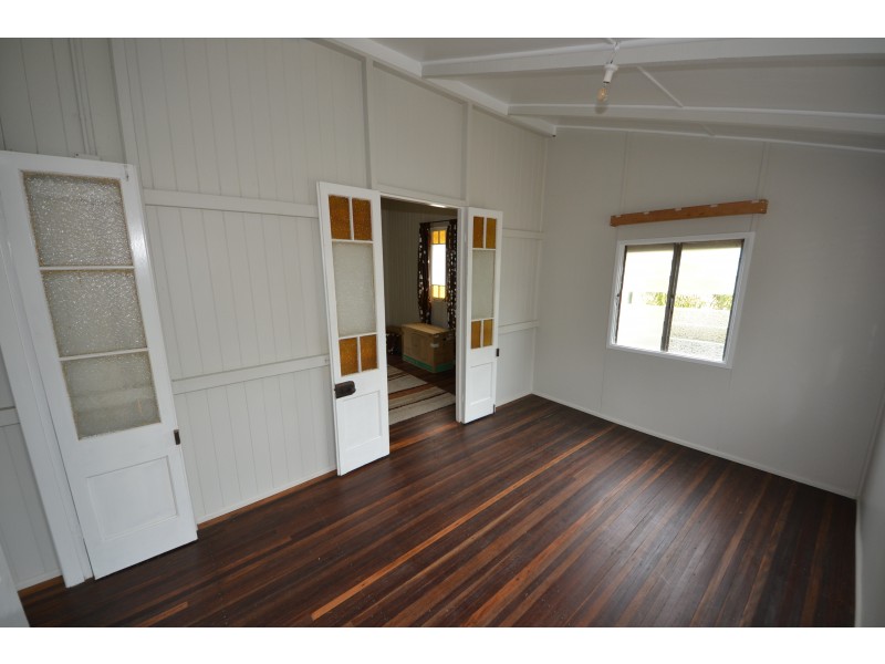 6 North St, Mount Morgan QLD 4714