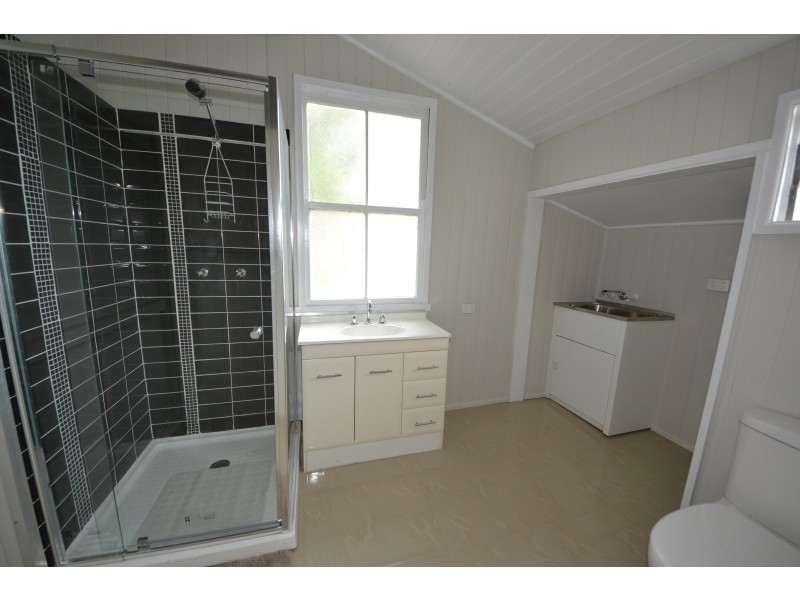 6 North St, Mount Morgan QLD 4714