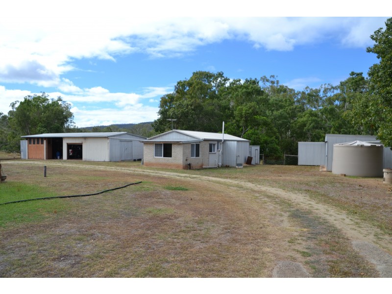 49582 Burnett Highway, Oakey Creek QLD 4714