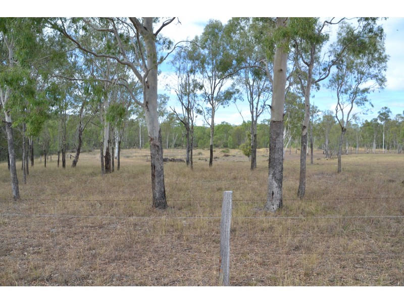 49582 Burnett Highway, Oakey Creek QLD 4714