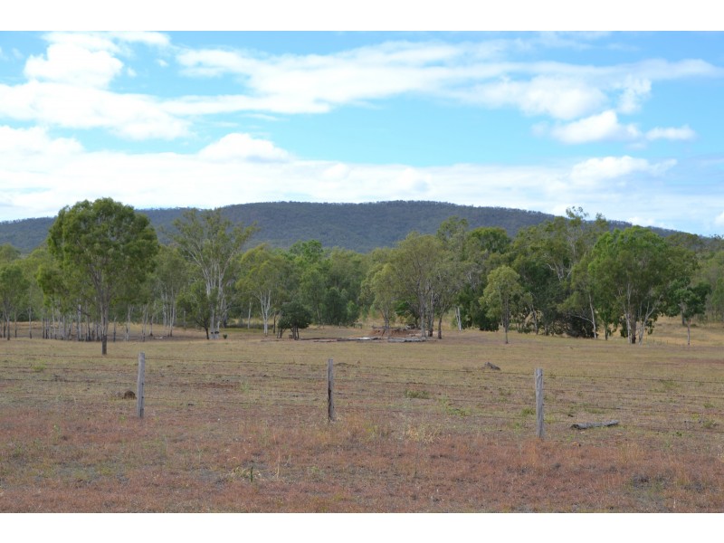 49582 Burnett Highway, Oakey Creek QLD 4714