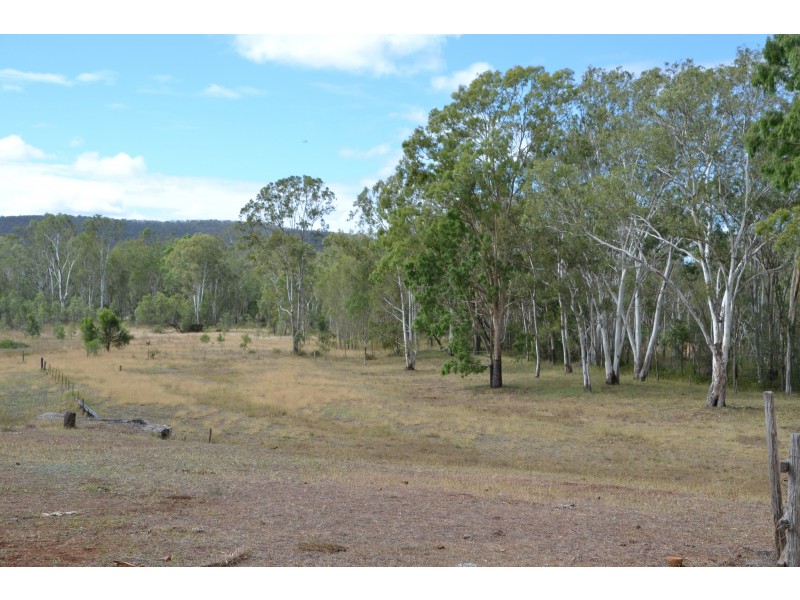 49582 Burnett Highway, Oakey Creek QLD 4714