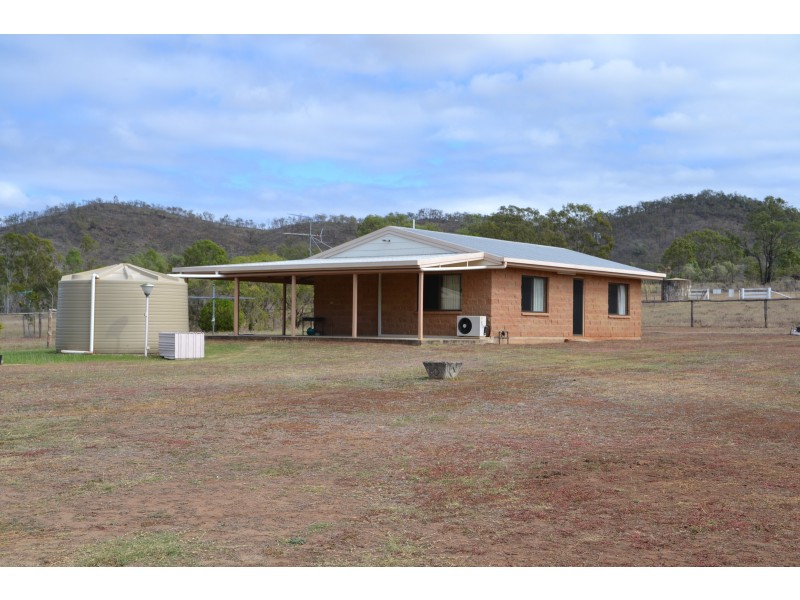 49582 Burnett Highway, Oakey Creek QLD 4714