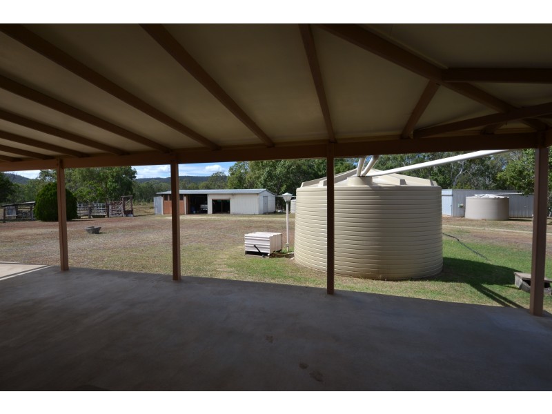 49582 Burnett Highway, Oakey Creek QLD 4714