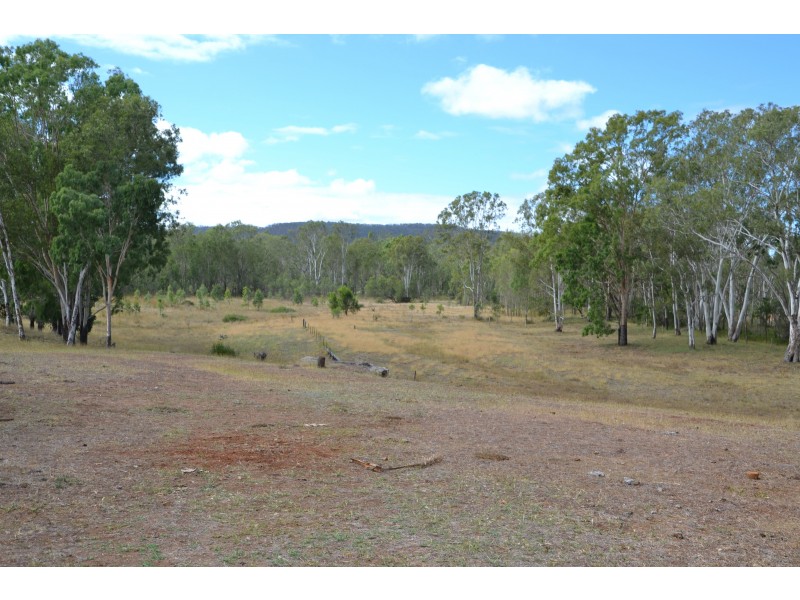 49582 Burnett Highway, Oakey Creek QLD 4714