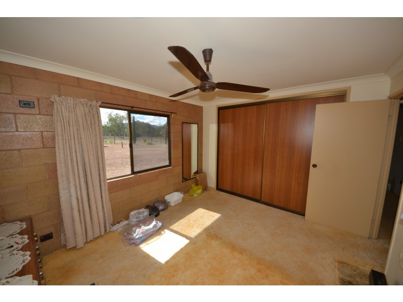 49582 Burnett Highway, Oakey Creek QLD 4714