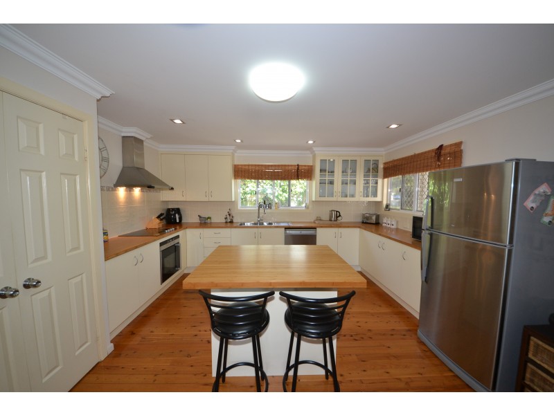 5 Kroombit Dr, Bouldercombe QLD 4702