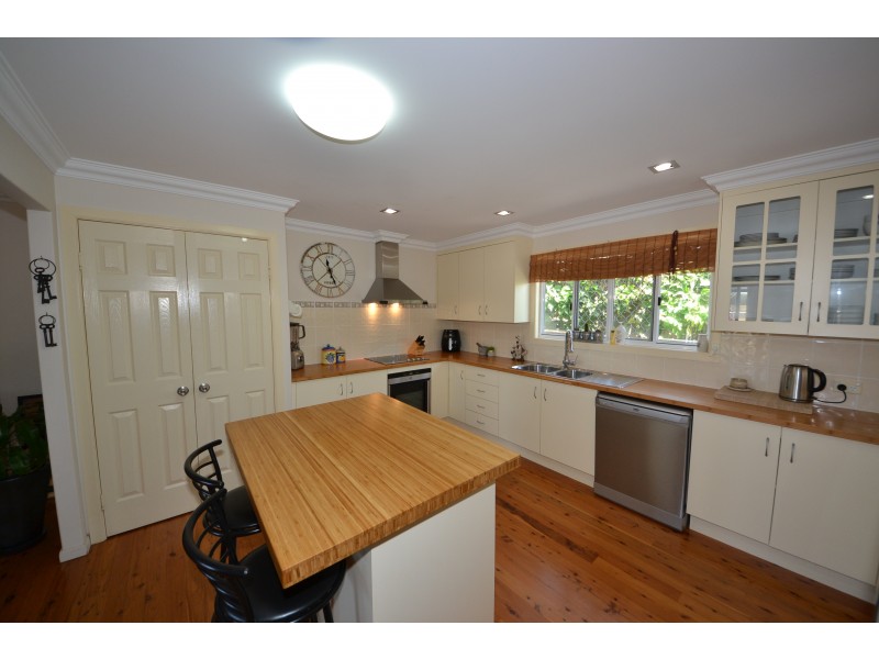 5 Kroombit Dr, Bouldercombe QLD 4702