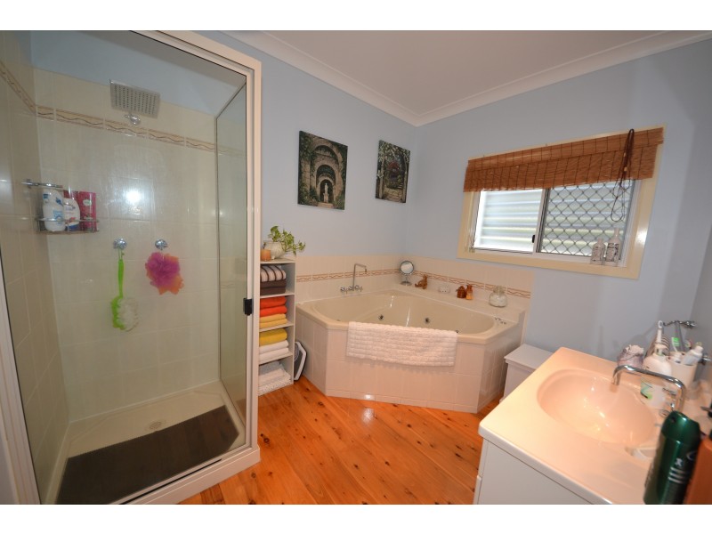 5 Kroombit Dr, Bouldercombe QLD 4702