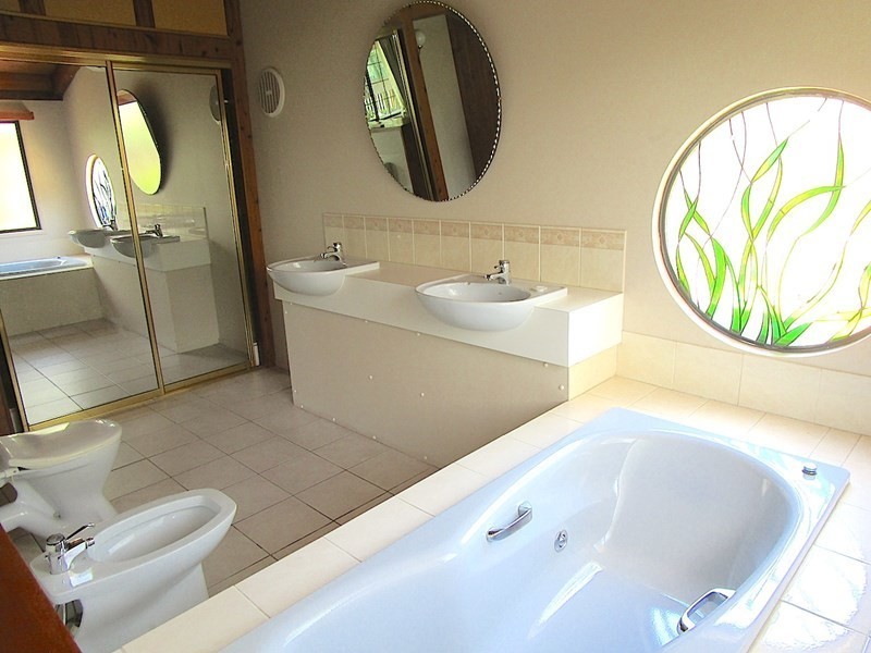 2 Archer Rd, Gracemere QLD 4702