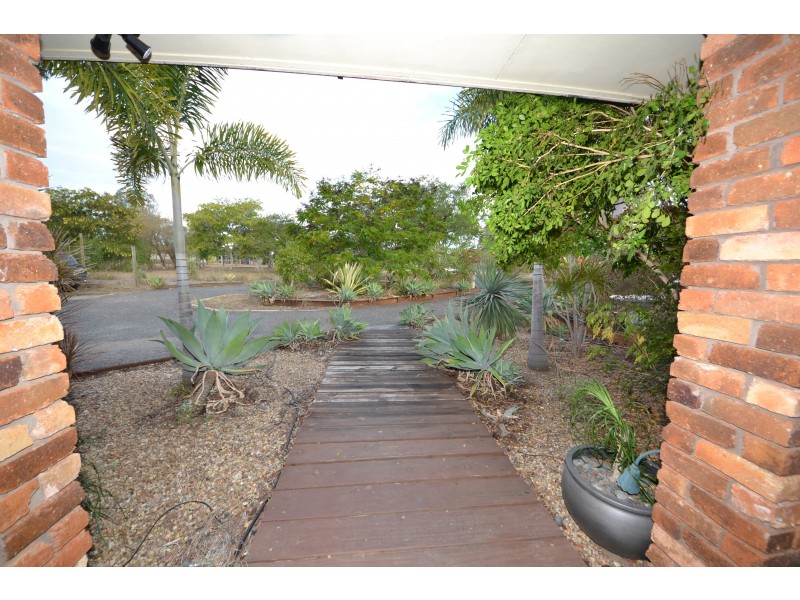 30 Middle Rd, Gracemere QLD 4702