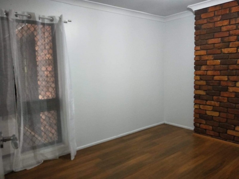 30 Middle Rd, Gracemere QLD 4702