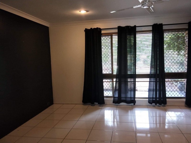 30 Middle Rd, Gracemere QLD 4702