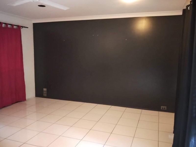 30 Middle Rd, Gracemere QLD 4702