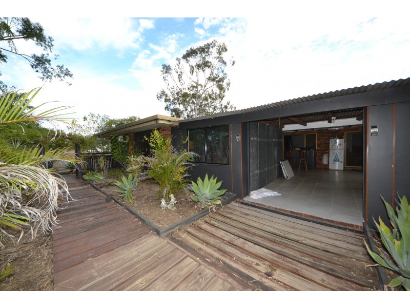 30 Middle Rd, Gracemere QLD 4702