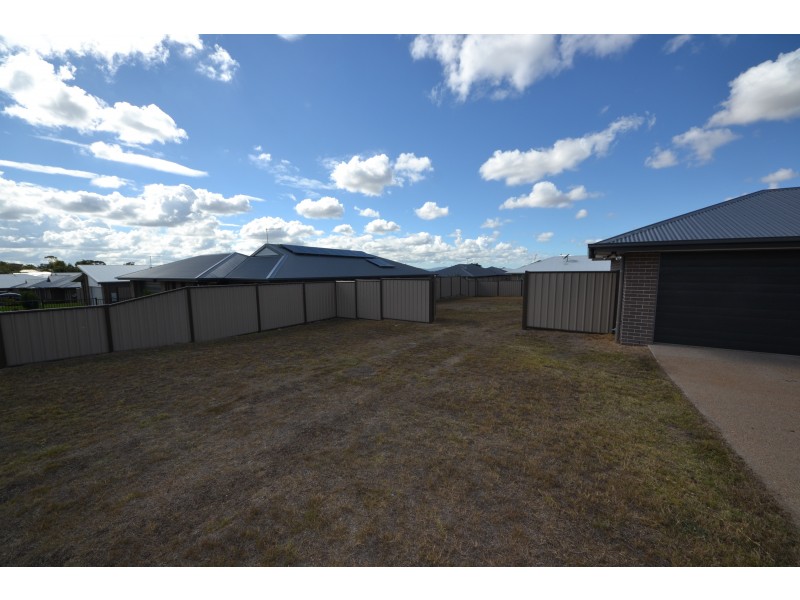 13 Olympic Ave, Gracemere QLD 4702