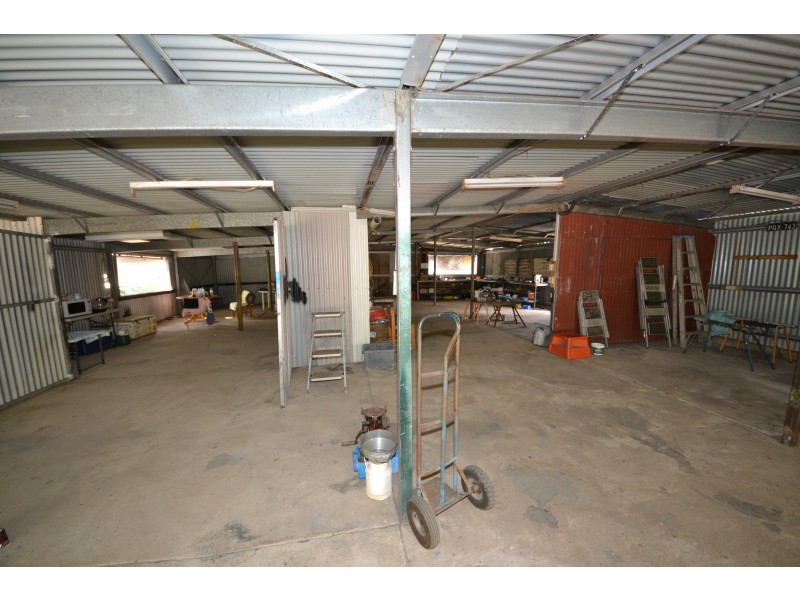 18 William St, Mount Morgan QLD 4714