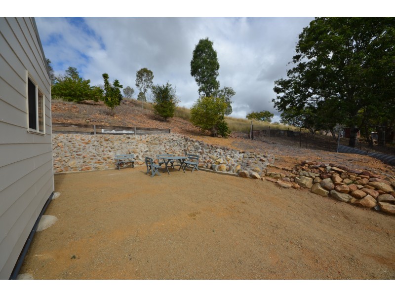 18 William St, Mount Morgan QLD 4714