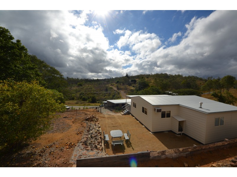 18 William St, Mount Morgan QLD 4714