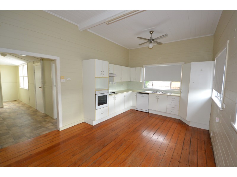 2 Alma St, Rockhampton City QLD 4700