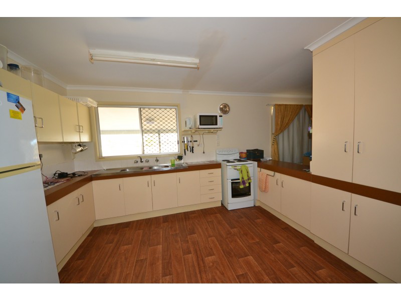 15 Elizabeth St, Duaringa QLD 4712