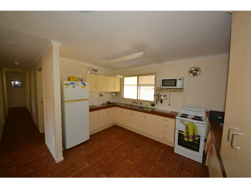 15 Elizabeth St, Duaringa QLD 4712