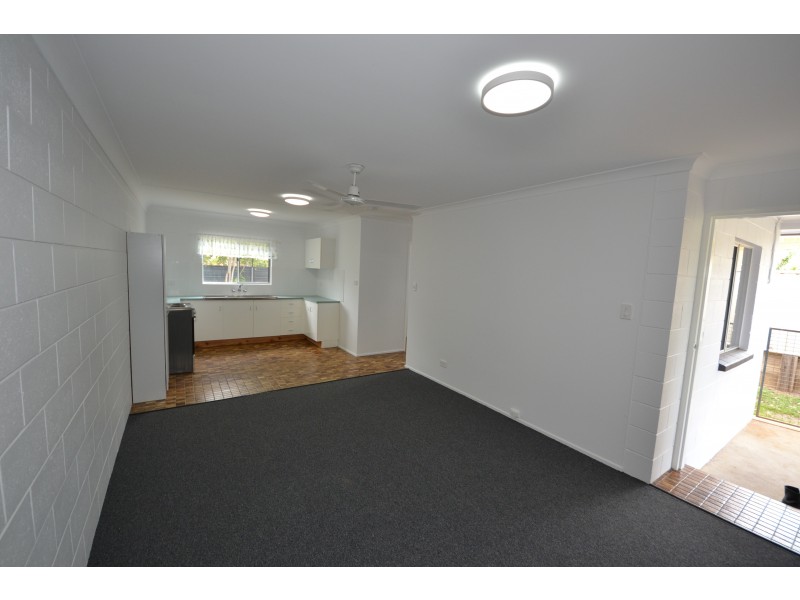 1 And 2/38 Arthur St, Gracemere QLD 4702