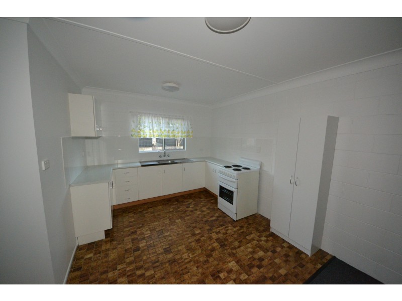 1 And 2/38 Arthur St, Gracemere QLD 4702