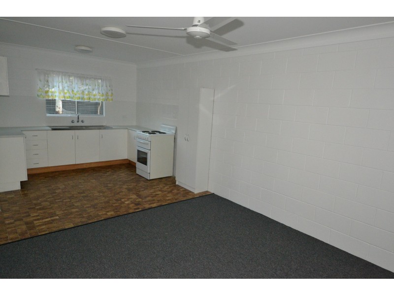 1 And 2/38 Arthur St, Gracemere QLD 4702