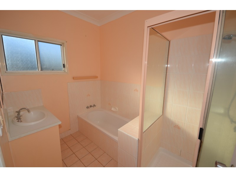 30 Archer Rd, Gracemere QLD 4702