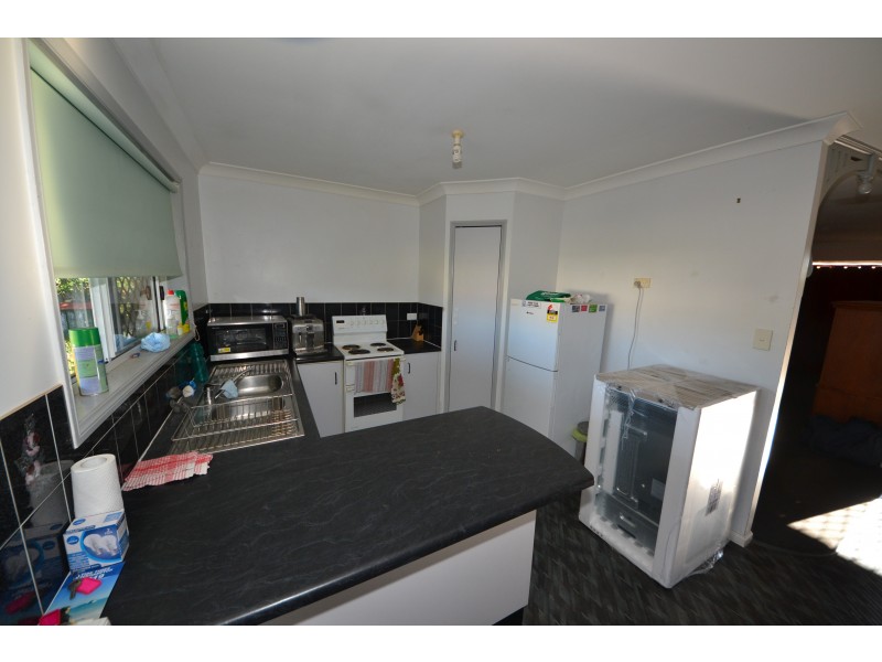 12 Banksia Ct, Gracemere QLD 4702