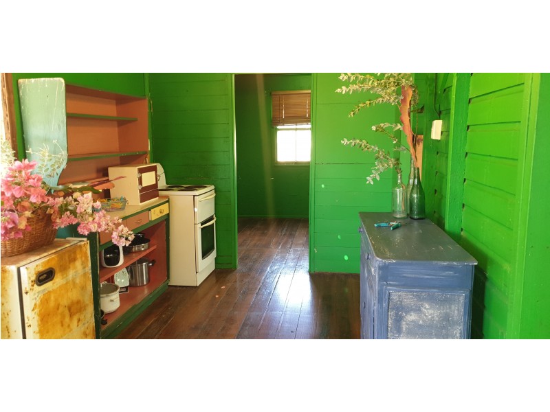 37 Central St, Mount Morgan QLD 4714
