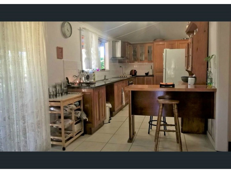 1 Gordon Lane, Mount Morgan QLD 4714