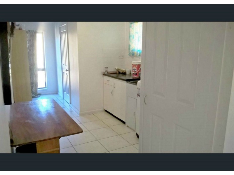 1 Gordon Lane, Mount Morgan QLD 4714