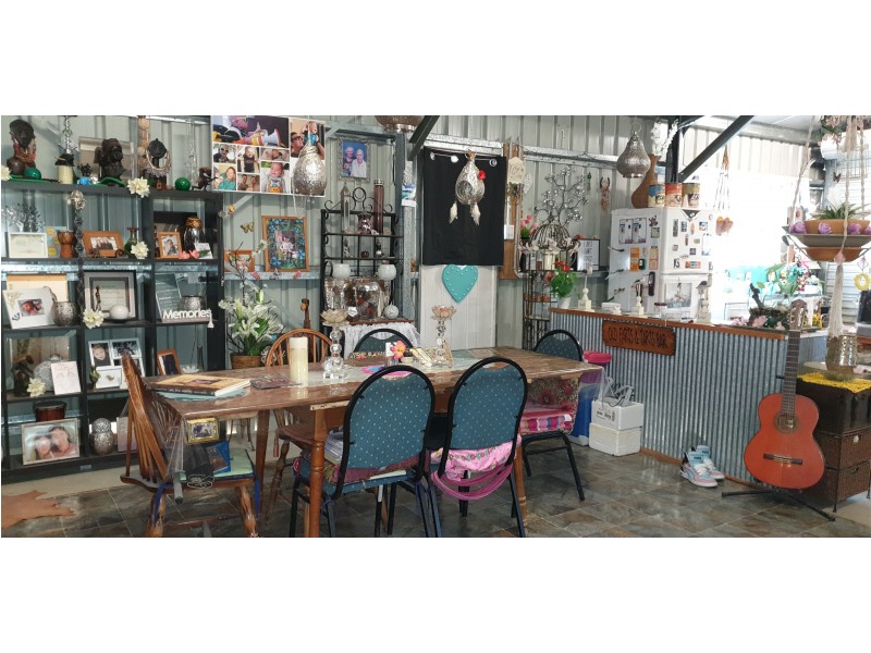 10 Jones St, Moongan QLD 4714