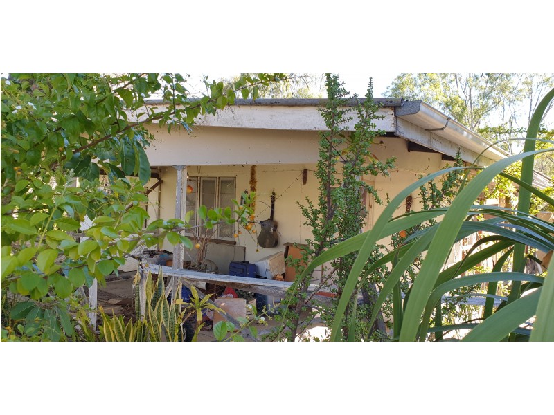 10 Jones St, Moongan QLD 4714