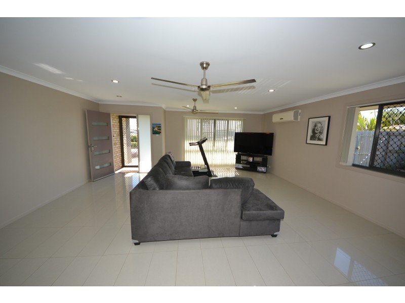 8 Lawson Ct, Gracemere QLD 4702
