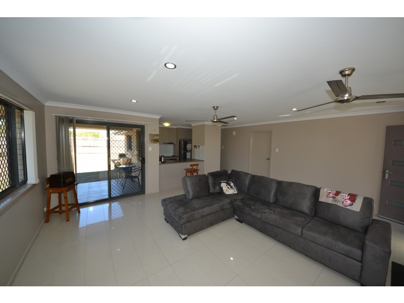 8 Lawson Ct, Gracemere QLD 4702