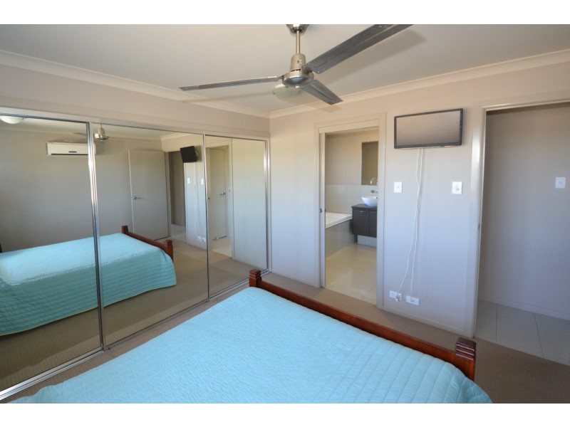 8 Lawson Ct, Gracemere QLD 4702