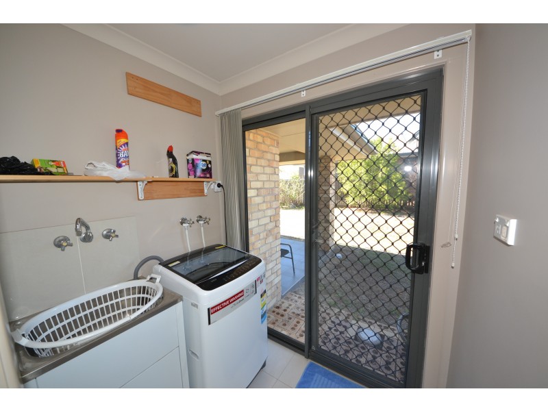 8 Lawson Ct, Gracemere QLD 4702