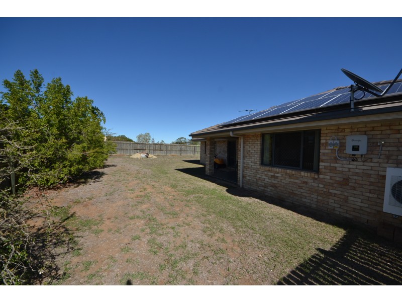 8 Lawson Ct, Gracemere QLD 4702