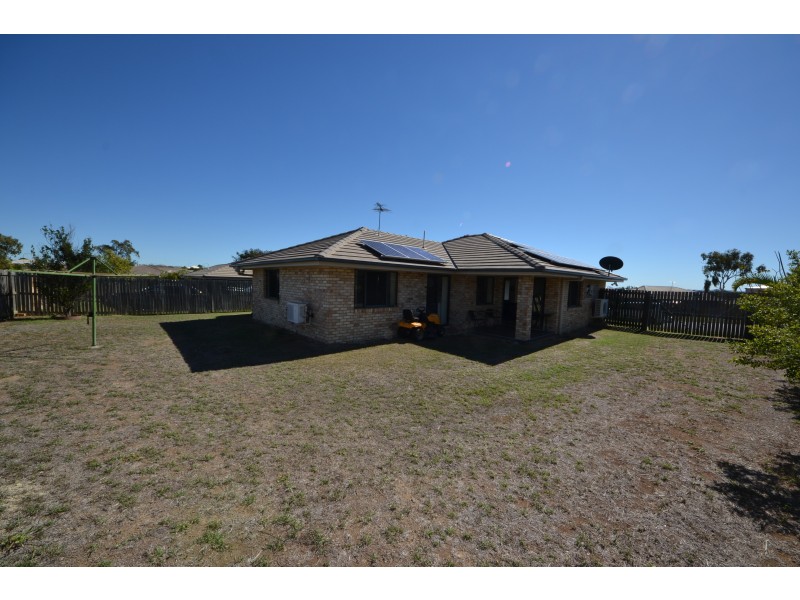 8 Lawson Ct, Gracemere QLD 4702