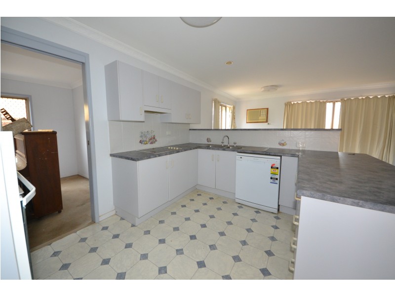 33 Davison St, Gracemere QLD 4702